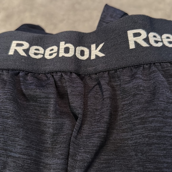 Men’s Reebok Size Medium Athletic Shorts Navy w/ Gray Stripe (w/ front pockets) - Picture 4 of 5